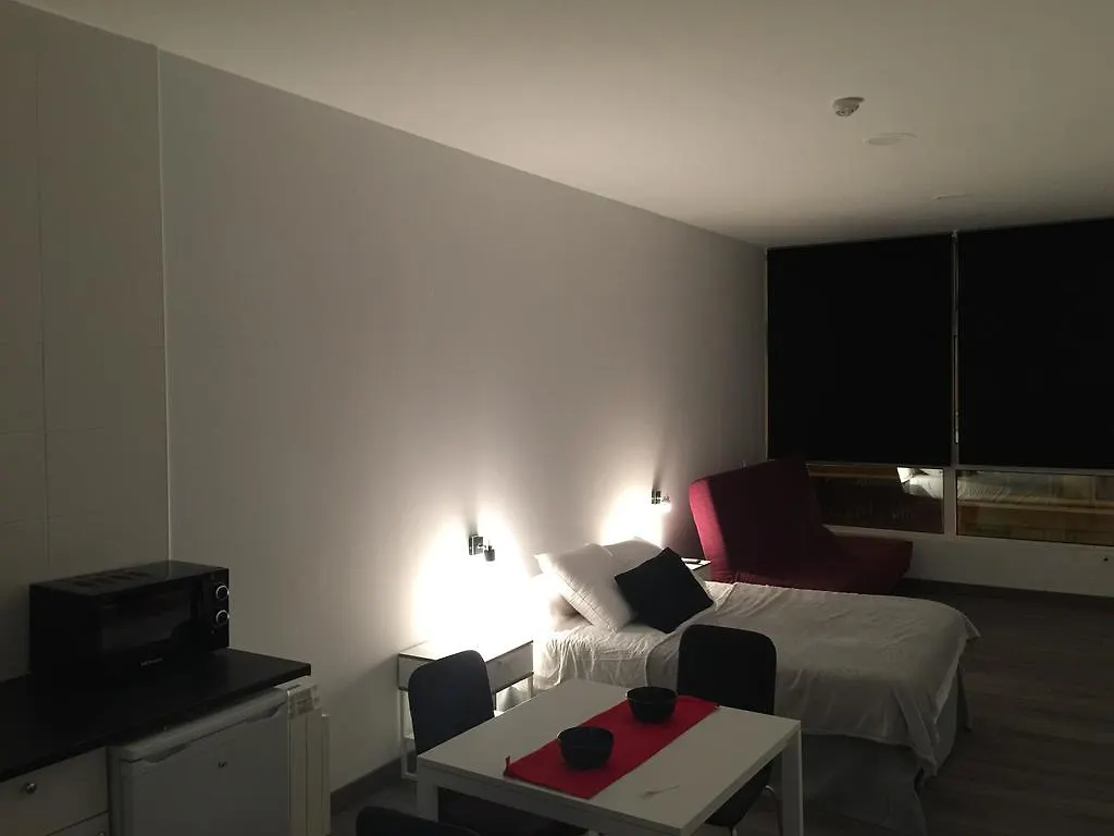 Room And Kitchen Bilbao Appartement
